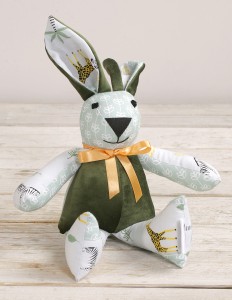 Zajączek dekoracyjny z zielonym brzuszkiem, ok. 30 cm